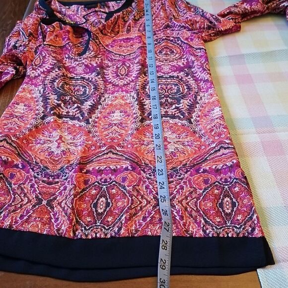 Rafella Size small tunic top - Picture 10 of 10